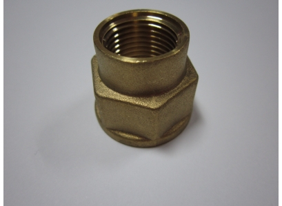 Mosadzný natrubok redukovaný 3/4"x1/2"