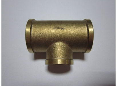 T-kus mosadzný redukovaný 1"x1/2"